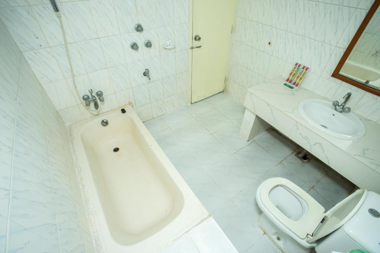 Hotel Mishuk Cox's Bazar Buitenkant foto