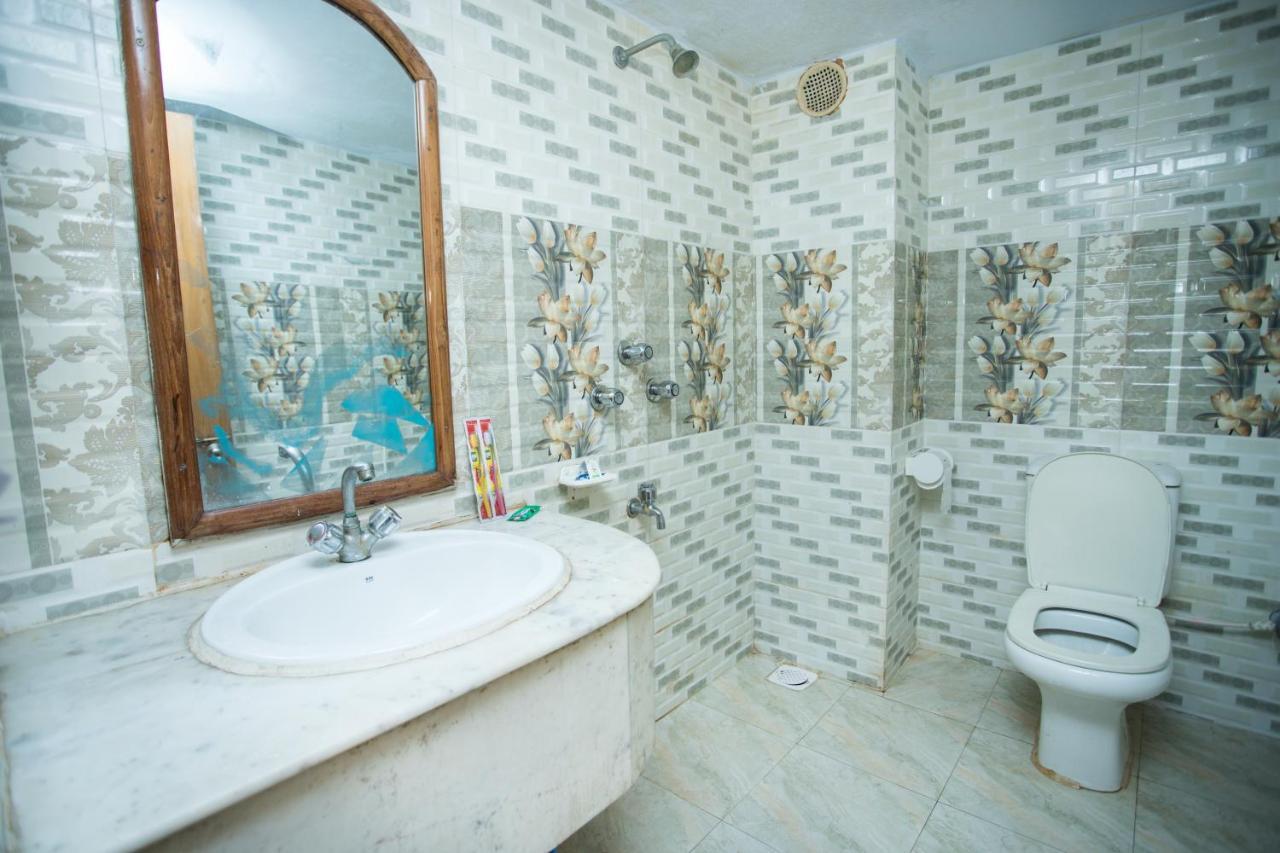 Hotel Mishuk Cox's Bazar Buitenkant foto