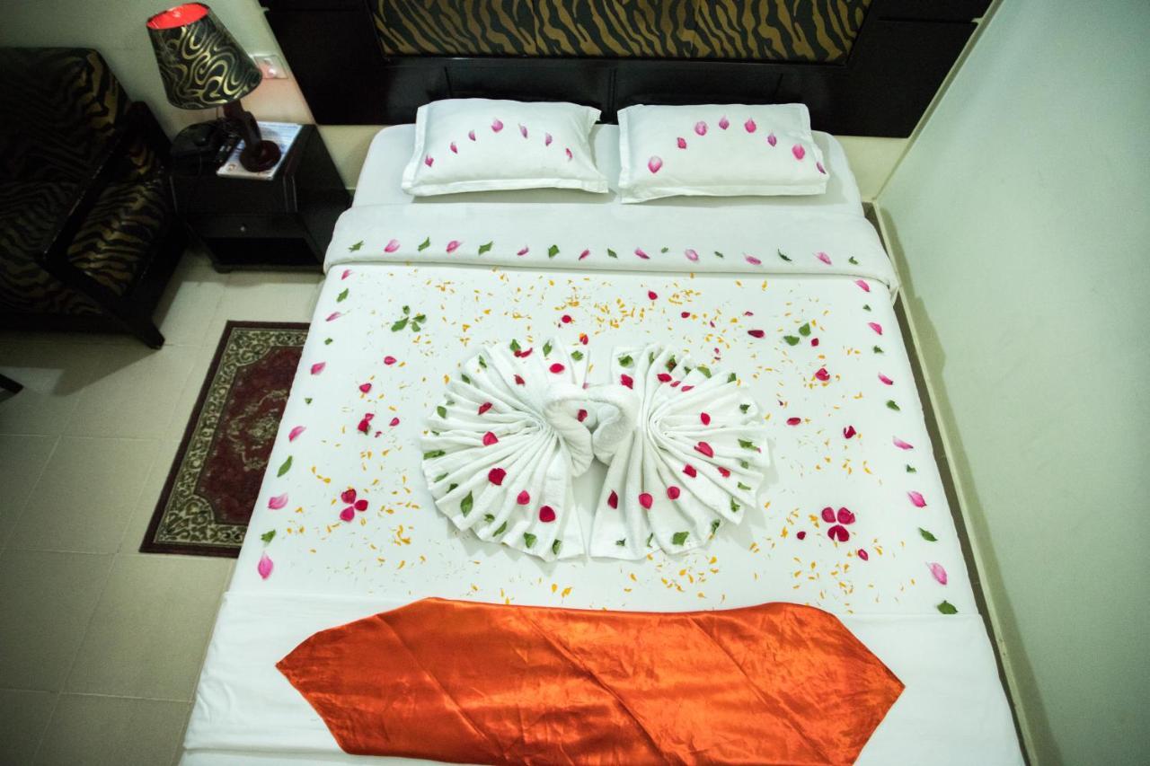 Hotel Mishuk Cox's Bazar Buitenkant foto