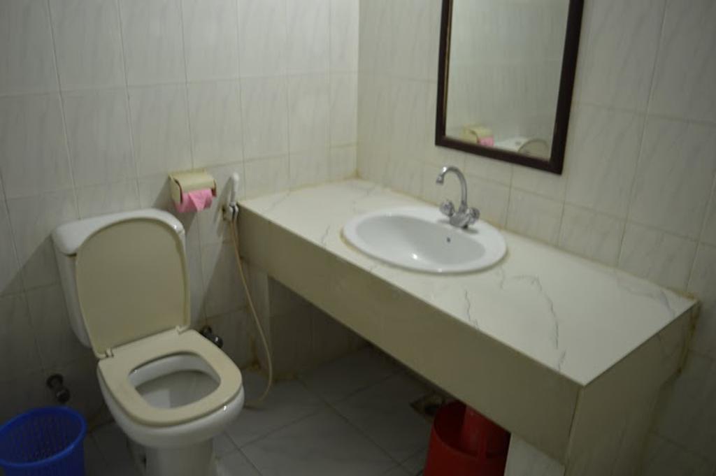 Hotel Mishuk Cox's Bazar Buitenkant foto