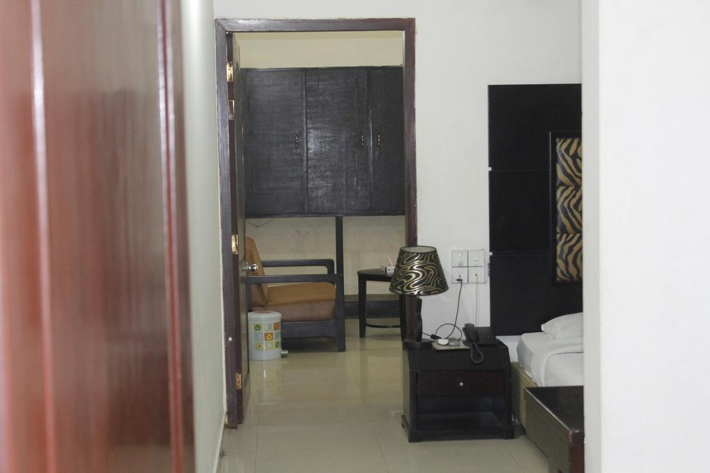 Hotel Mishuk Cox's Bazar Buitenkant foto