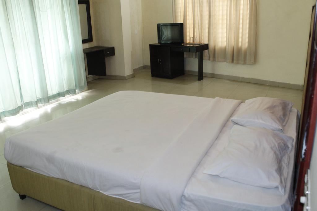 Hotel Mishuk Cox's Bazar Buitenkant foto